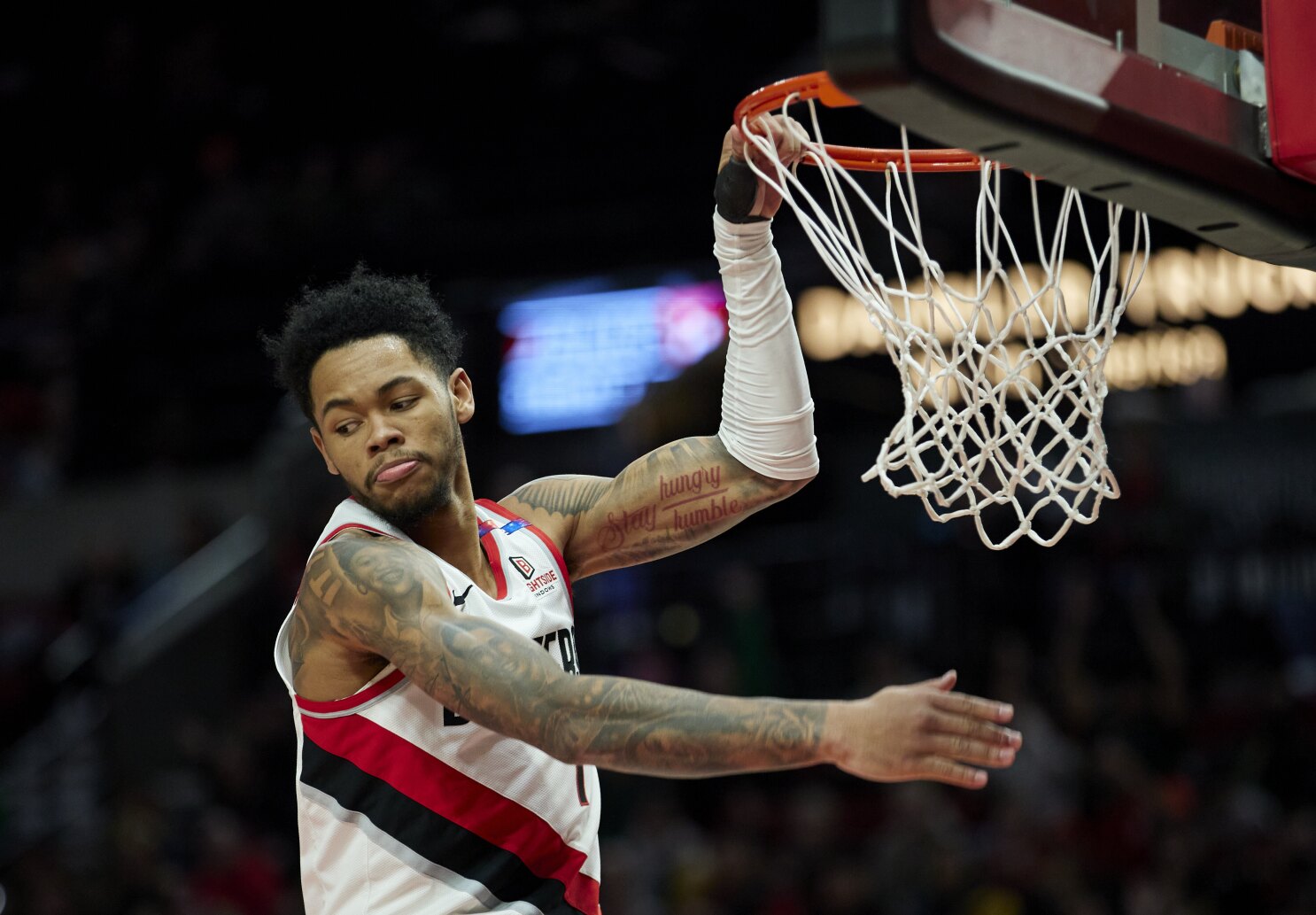Simons scores 30 points as Trail Blazers beat last-place Simons scores 30 points as Trail Blazers beat last-place
